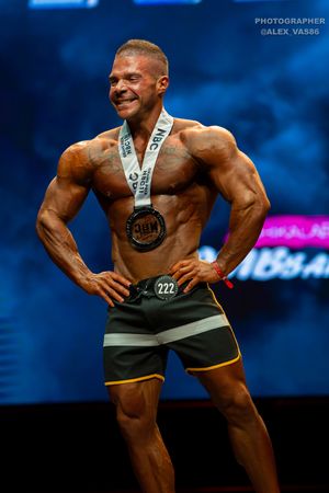 MEN'S PHYSIQUE 174